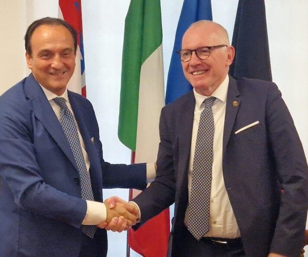 Alberto Cirio Presidente Regione Piemonte e Renzo Testolin Presidente Regione VdA foto Alice Dufour