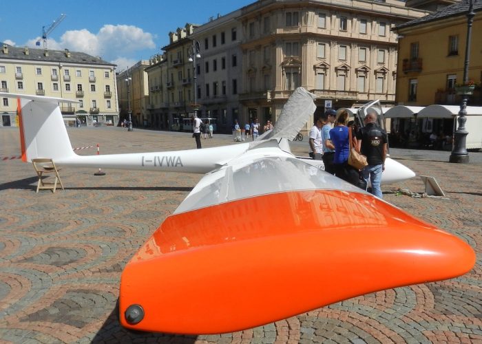 Alianti in piazza - foto AeroClub Valle d'Aosta