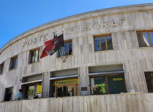 La sede delle Poste centrali di Aosta, in via Ribitel