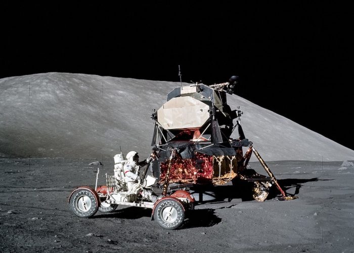 Apollo 17 first test of the lunar rover AS HR - Foto NASA