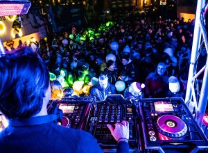 Archivio Mario Fargetta in consolle al Vertical village spettacolo serale capodanno Cervinia VWT