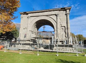 Arco d'Agusto senza ponteggi