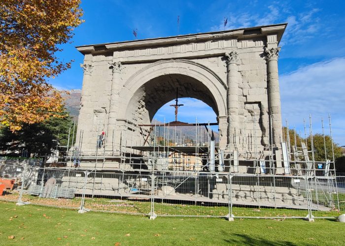 Arco d'Agusto senza ponteggi