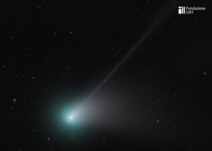 Astrofoto del mese – Marzo 2026 La cometa C/2022 E3 (ZTF) ripresa l’11 febbraio 2023 da Porliod, frazione montana del Comune di Nus poco sopra l’Osservatorio Astronomico della Regione Autonoma Valle d’Aosta e il Planetario di Lignan. Credit: cortesia Riccardo Civati per la Fondazione Clément Fillietroz.