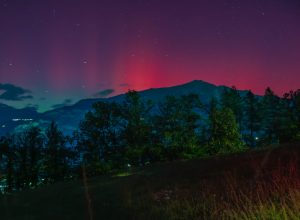 aurora boreale ripresa da Bellecombe verso monte Zerbion - Foto Giovanni Spinella