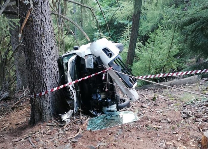 Auto fuori strada La Salle