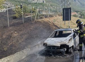 Auto in fiamme A5