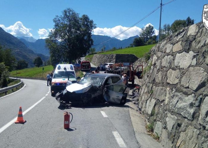 Auto incidente Challand Saint Victor