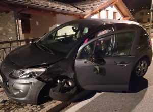 Auto incidente Roisan
