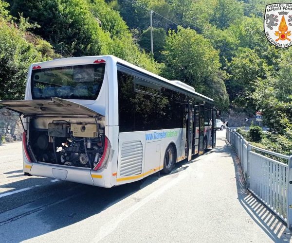 Bus in fiamme