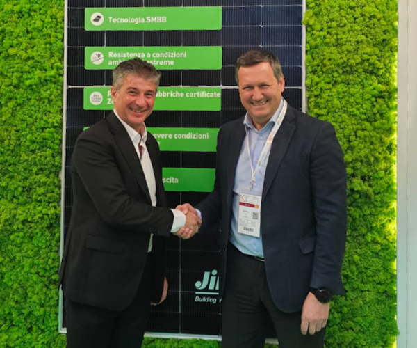 CVA Eos e Jinko Solar