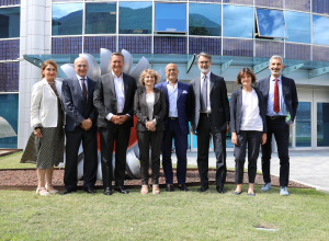 Il nuovo cda di Cva. Da sx: Gaudiana Giusti, Giovanni Aliboni, Giuseppe Argirò, Cristina Chiantia, Franco Grieco, Paolo Pallotti, Francesca Di Carlo e Enrico De Girolamo
