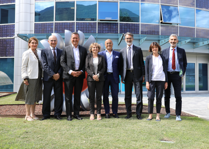 Il nuovo cda di Cva. Da sx: Gaudiana Giusti, Giovanni Aliboni, Giuseppe Argirò, Cristina Chiantia, Franco Grieco, Paolo Pallotti, Francesca Di Carlo e Enrico De Girolamo