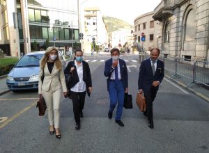 Monica Carcea (seconda da sx) con gli avvocati Margueret, Soro e Donadio (da sx).