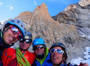 Cazzanelli Ratti Della Bordella e Maquignaz Incroyable Pilastro Rosso del Brouillard