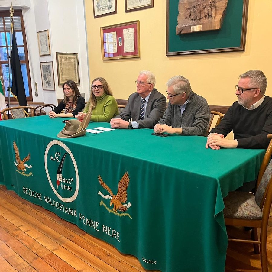 Cerimonia consegna fondi raccolti ANA copia