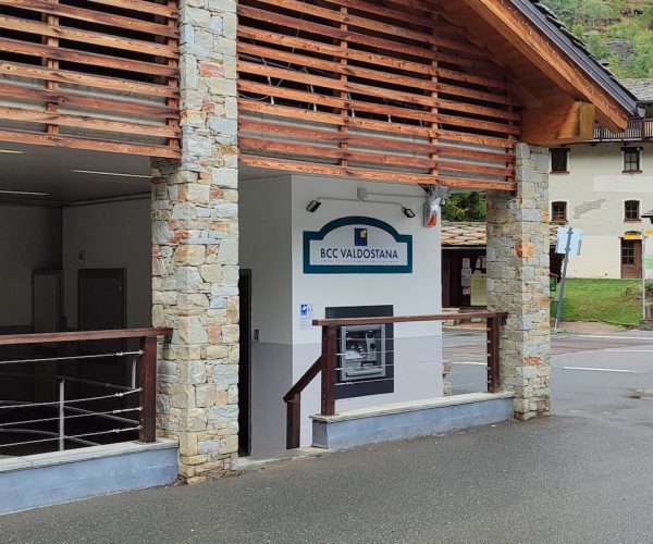 Lo sportello Atm di Champorcher