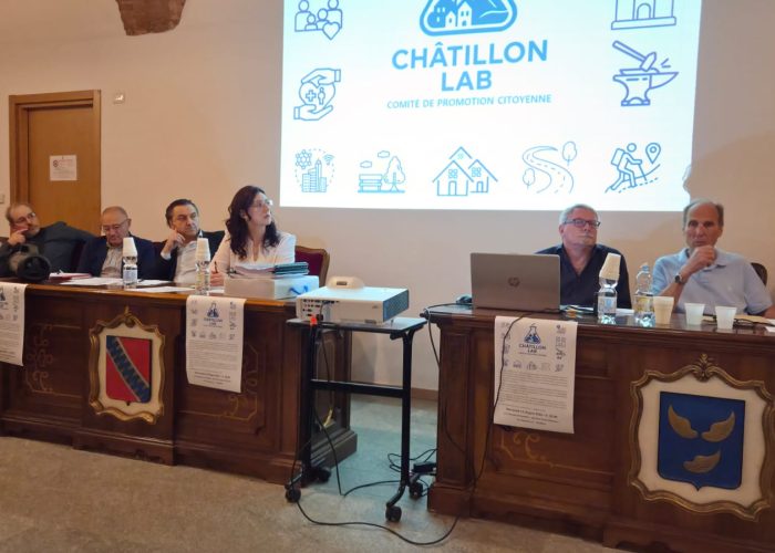 Châtillon Lab. L'incontro di mercoledì 11 giugno a Châtillon.