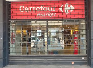 Chiusura Carrefour Corso Battaglione Aosta