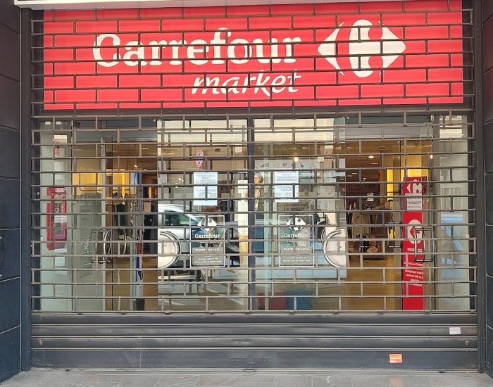 Chiusura Carrefour Corso Battaglione Aosta