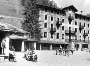 Colonia Olivetti St Jacques copia