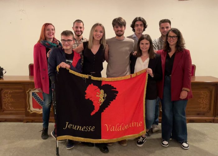 Il nuovo Comité della Jeunesse Valdôtaine- Al centro, Sylvie Bonel