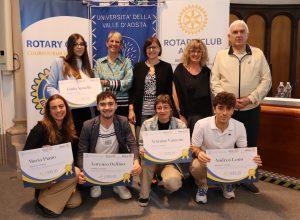La consegna delle borse di studio del Rotary all'UniVdA