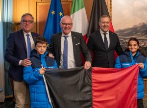 Consegna bandiera trofeo coni winter