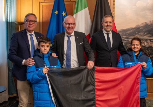 Consegna bandiera trofeo coni winter