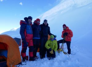 La cordata italo-svizzera sul Manaslu.