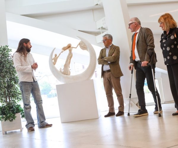 La scultura di Fabio Cornaz donata all'Università della Valle d'Aosta