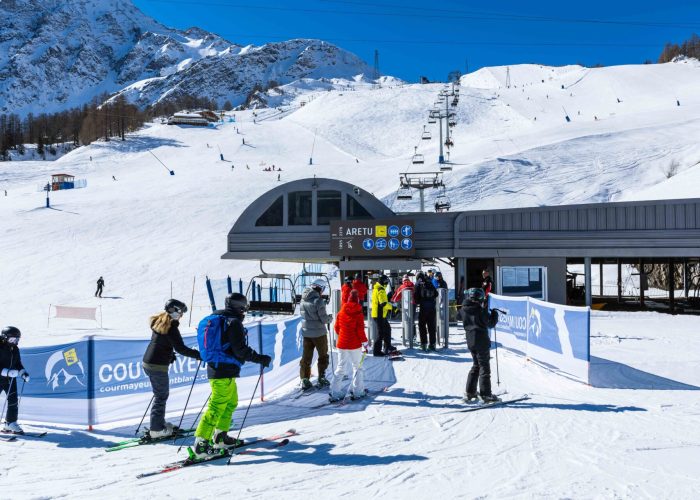 Courmayeur Mont Blanc Funivie ph Lorenzo Belfrond IA