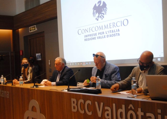 La conferenza stampa di Confcommercio VdA sul Pgtu di Aosta