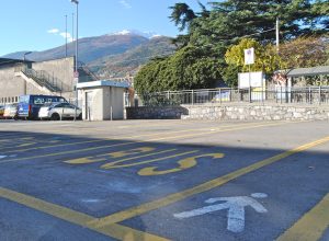 I quattro stalli per bus turistici in piazza Mazzini