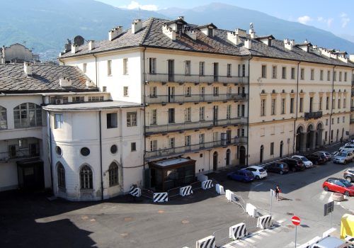 L'attuale sistemazione di piazza San Francesco, ad Aosta