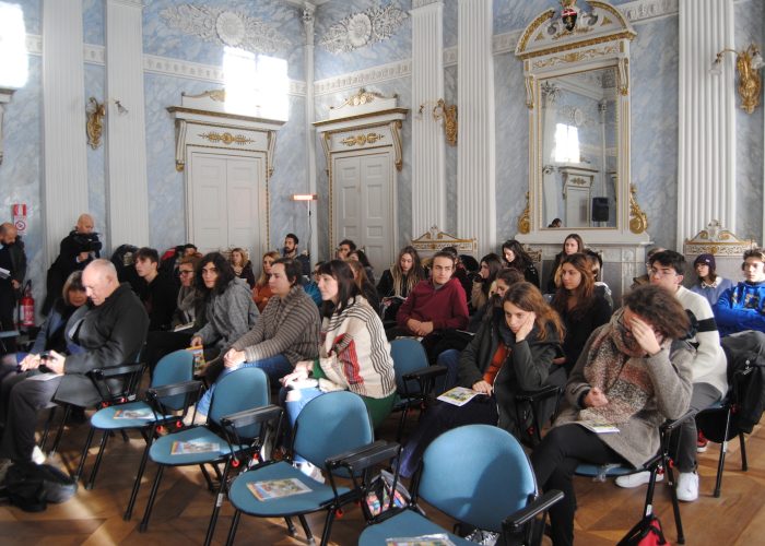 I ragazzi del Liceo Artistico di Aosta alla presentazione dell'Ecocalendario 2019