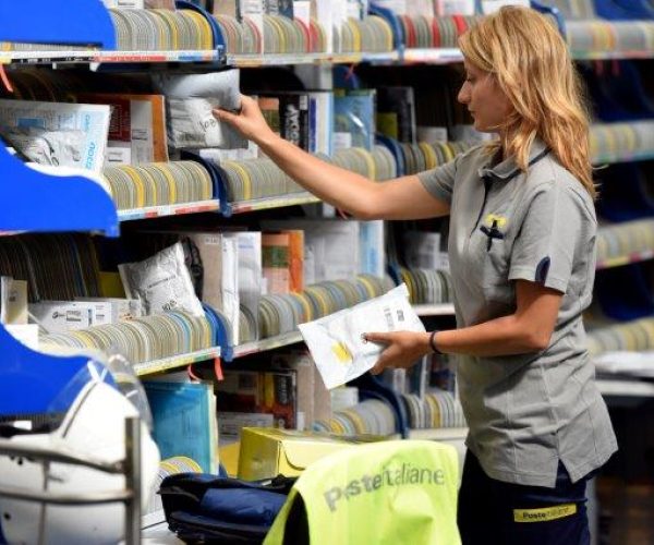 Poste nuove divise - postini