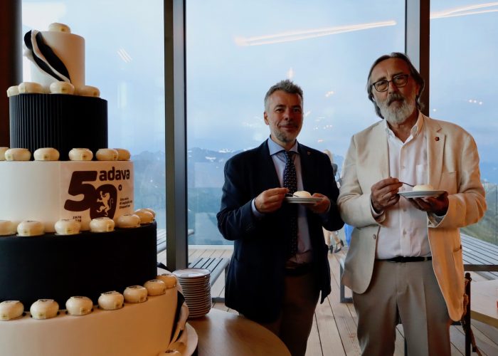 Direttore Emilio Conte e Presidente Luigi Fosson da sx a dx Cinquant'anni di Adava alla Stella di Pila Foto Alice Dufour