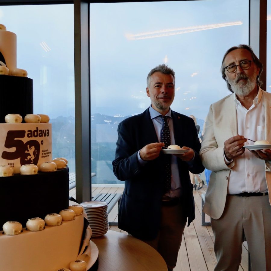 Direttore Emilio Conte e Presidente Luigi Fosson da sx a dx Cinquant'anni di Adava alla Stella di Pila Foto Alice Dufour