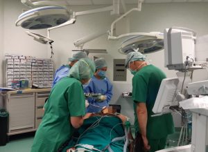 L'équipe di chirurgia maxillofacciale