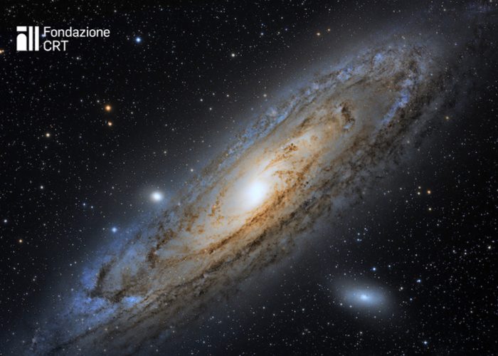 La Galassia di Andromeda o M31, ripresa dalle piazzole dell’Osservatorio Astronomico della Regione Autonoma Valle d’Aosta. Cortesia Alessandro Cipolat Bares (https://bares.altervista.org/) per la Fondazione C. Fillietroz-ONLUS