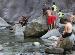 I soccorritori in azione sul Fer.