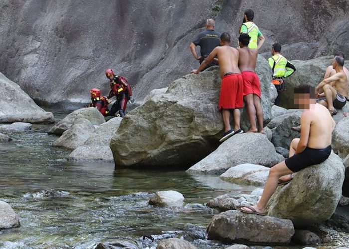 I soccorritori in azione sul Fer.