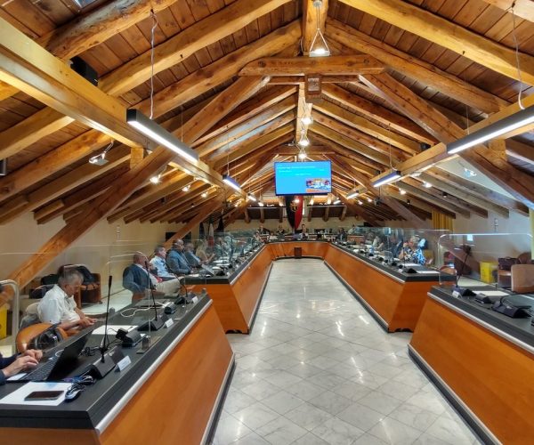 Il Consiglio comunale di Aosta - Foto Twitter Comune di Aosta