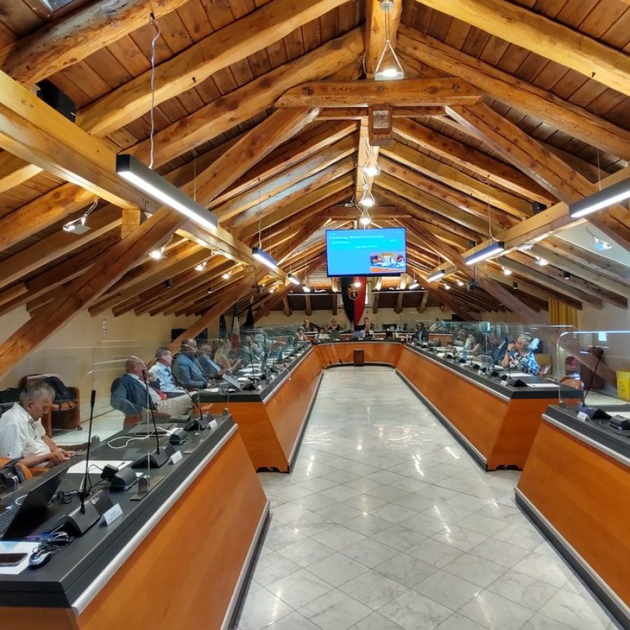 Il Consiglio comunale di Aosta - Foto Twitter Comune di Aosta