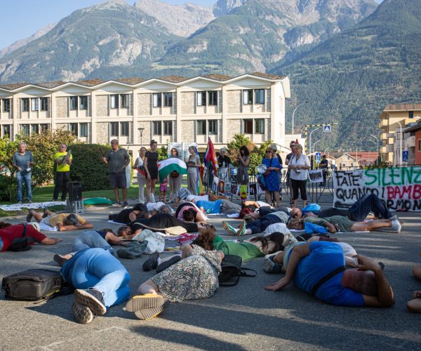 Flashmob per Gaza in piazza Arco d'Augusto Ph Nicole Jocollé