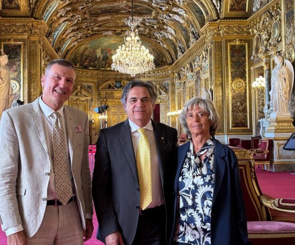 Da sx Agostino Pesce, direttore della Camera di Commercio Italiana della Costa Azzurra, Roberto Rota, Sindaco di Courmayeur e Patrizia Dalmasso Presidente Camera di Commercio Italiana della Costa Azzurra.