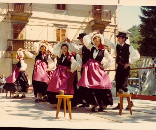 Foto Piazza Issime copia