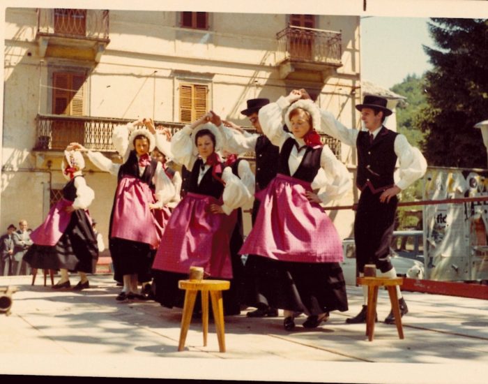 Foto Piazza Issime copia