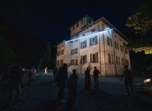 Foto accensione Orbita di Massimo Uberti al Castello Gamba